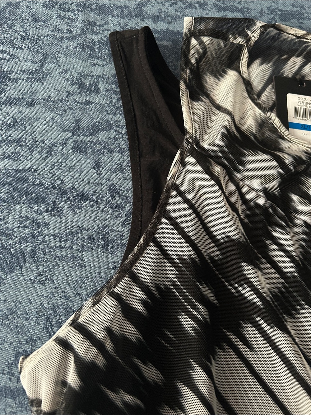 DKNY Black & White Abstract Print Sleeveless Tank size XL - Picture 3 of 4